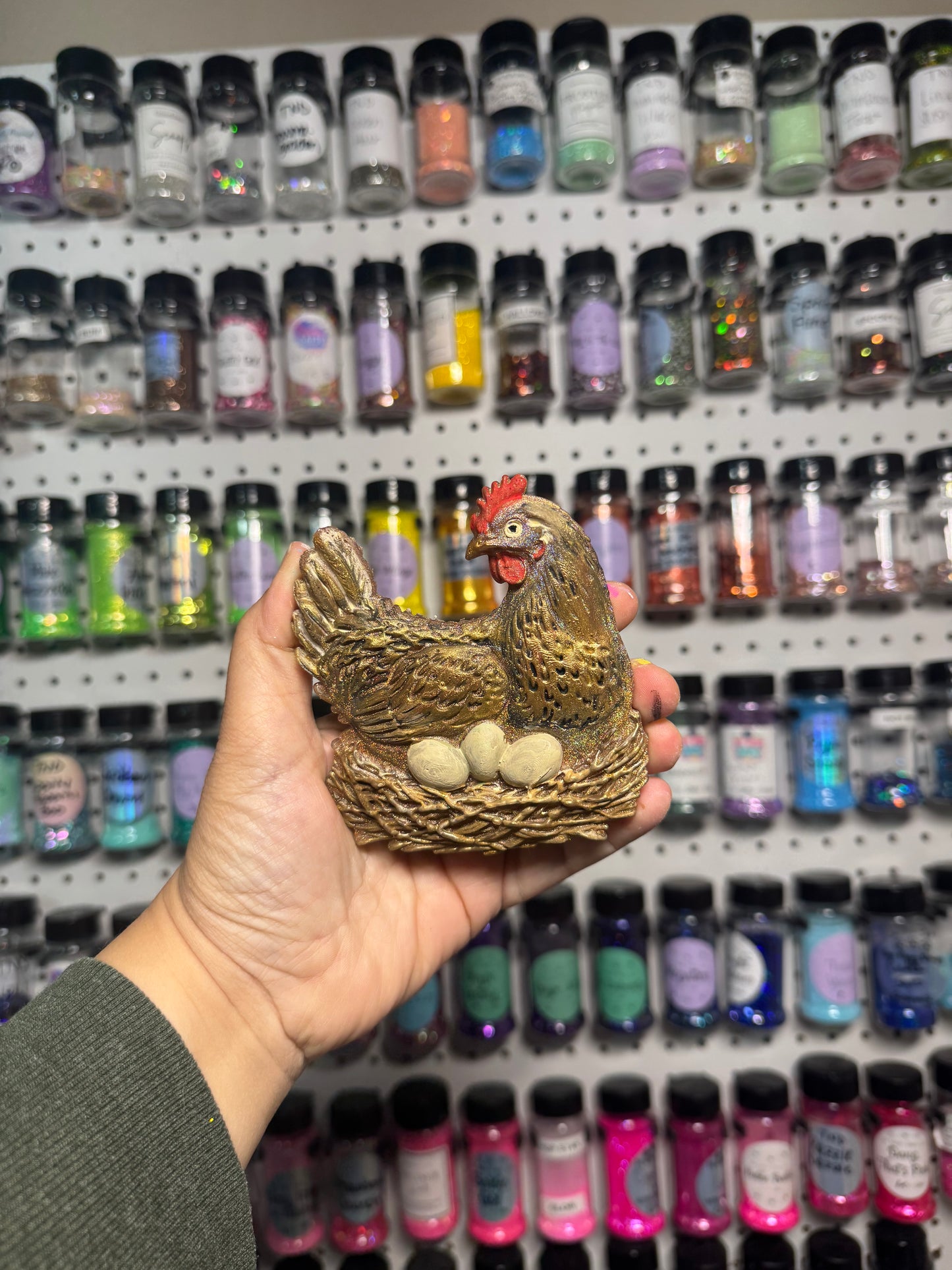 3d Hen on a Nest Freshie